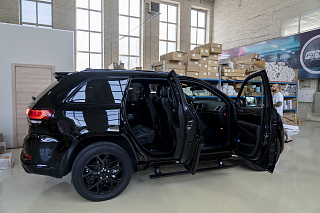 Электрические Пороги ATS для Jeep Grand Cherokee WK2 (2013-2023)